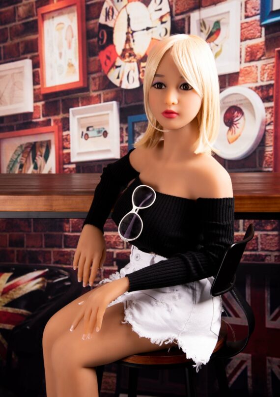 Picture of Evelin - Sunglasses Girl Sex Doll - 140cm/4ft7
