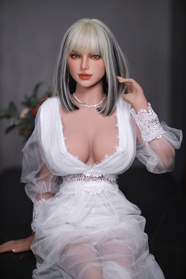 Picture of Beautiful European Mature Sex Doll Louise 158cm