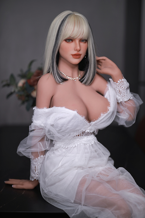 Picture of Beautiful European Mature Sex Doll Louise 158cm